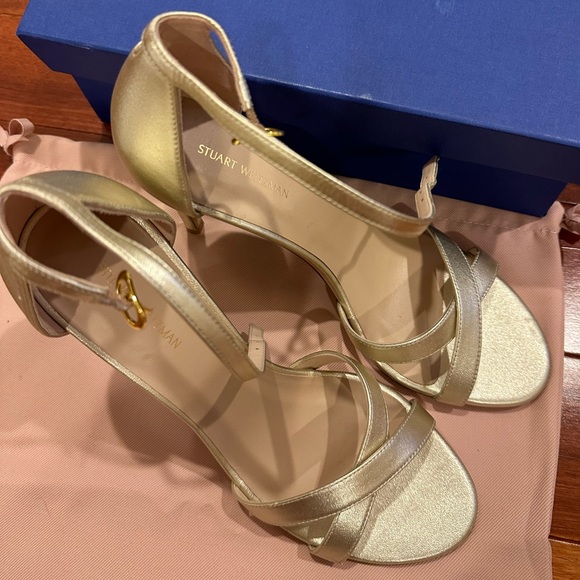 New Stuart Weitzman - Picture 3 of 6